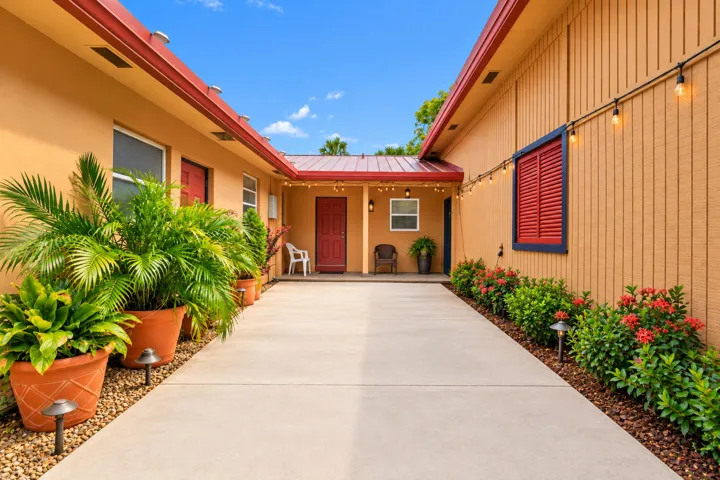 Courtyard Apartments