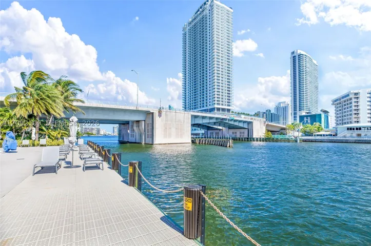 Dock