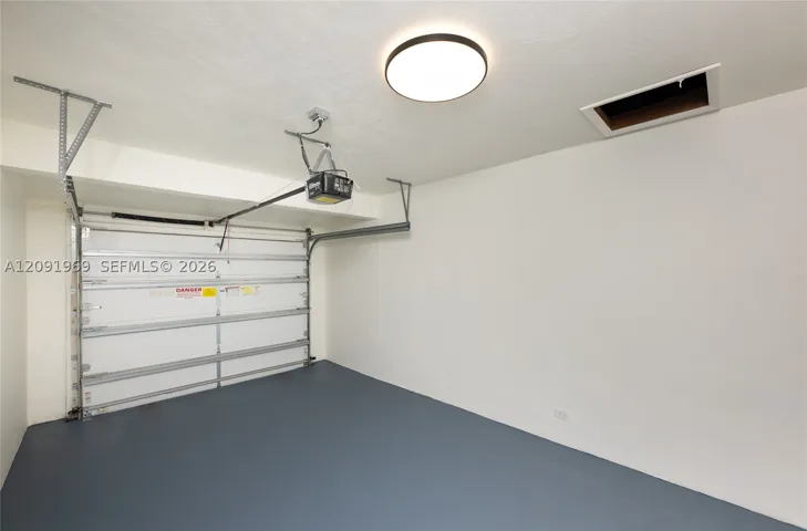 1 Car Garage
