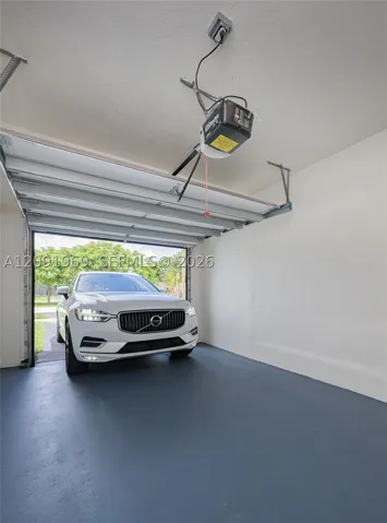 1 Car Garage