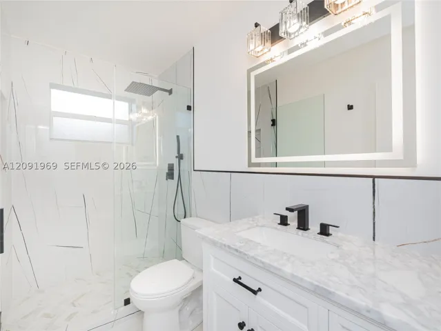 2nd Bathroom/w Walking Shower