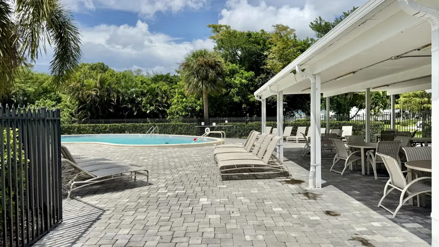 Oakridge Community Pool