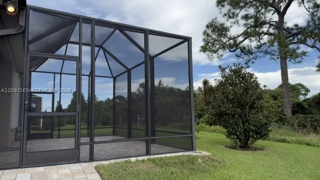 oversized screened lanai