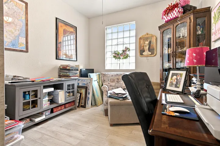 Den/Office/4th Bedroom 2