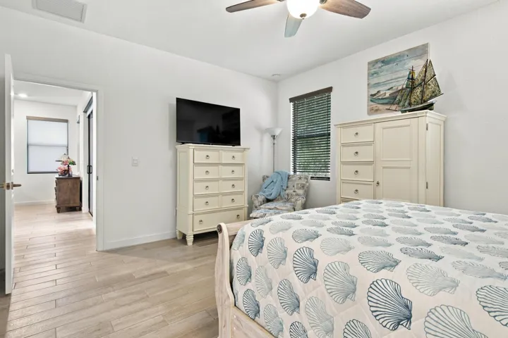 Guest Bedroom pic 2