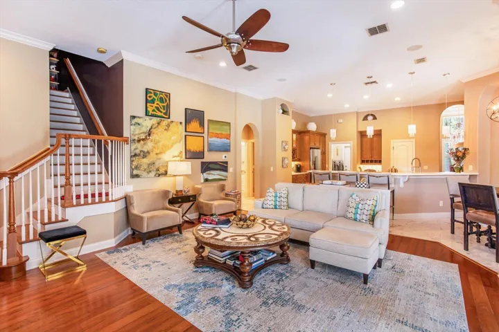 26-Family Room (4)