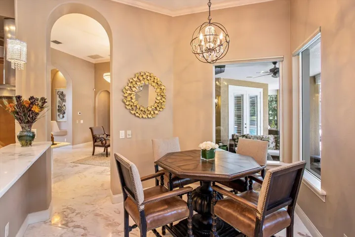 22-Breakfast Nook (2)