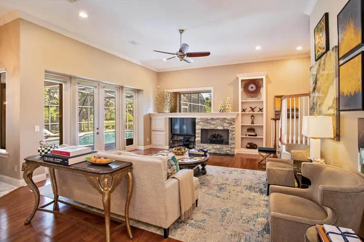 23-Family Room
