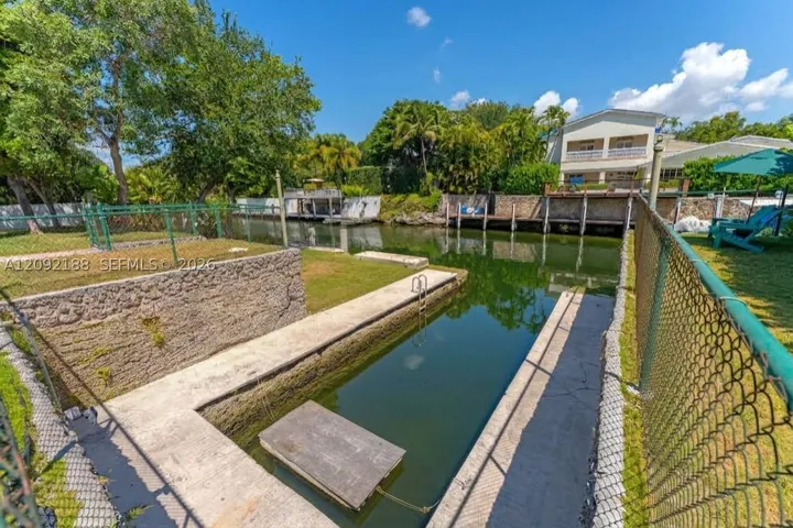 Private boat slip (40'x14')