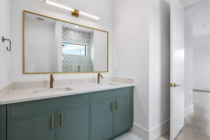 BATH3