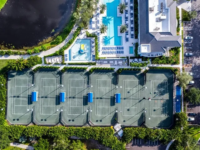TENNIS AERIAL