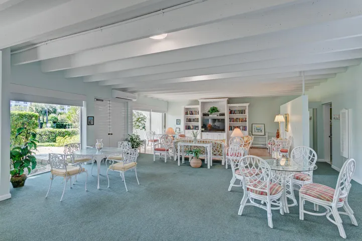 COMMUNITY ROOM