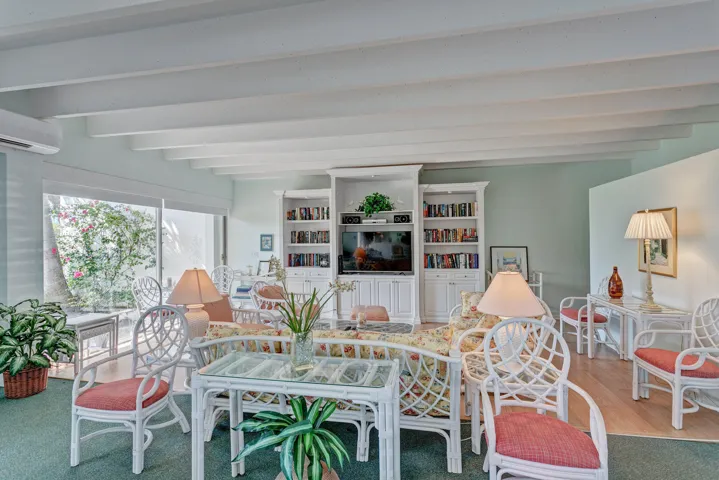 COMMUNITY ROOM