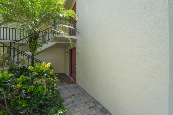 1st floor door