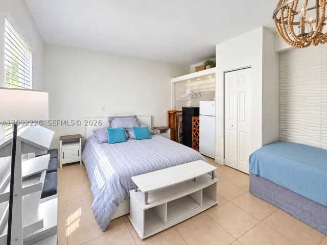 2nd bedroom