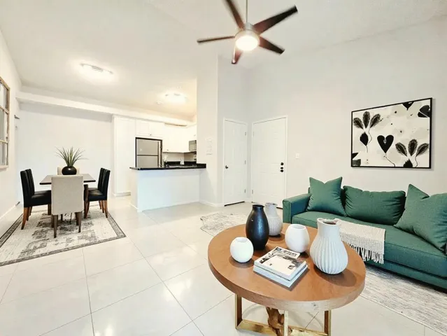 LIVING/DINING AREA