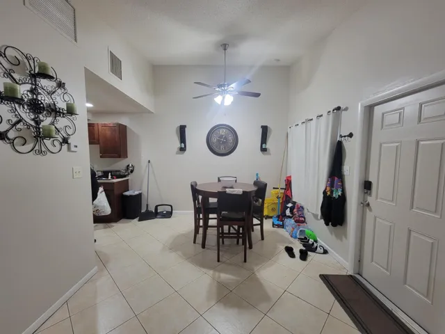 2001 Oleander Blvd Apt C LR DR