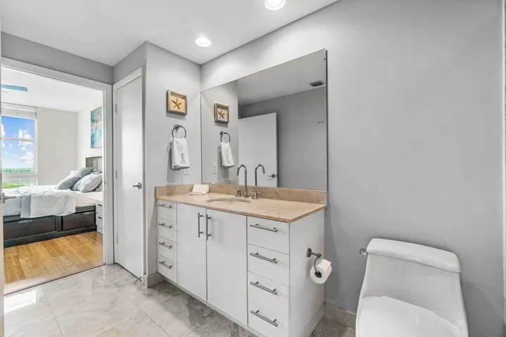 Bathroom with Spa Tub / Shower
