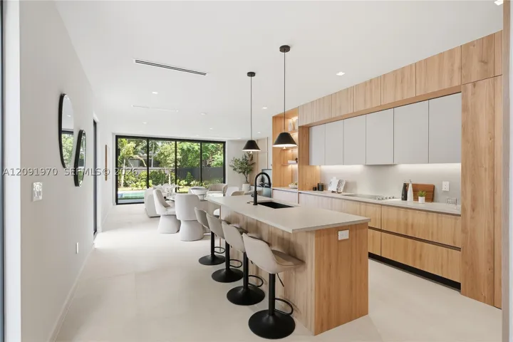 1017 Sw 13th Ct, Miami, Florida 33135