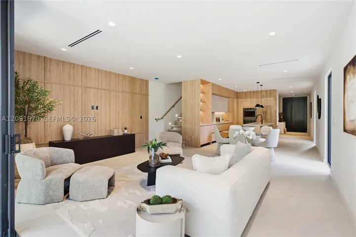 1017 Sw 13th Ct, Miami, Florida 33135