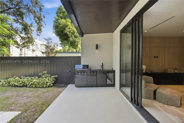 1017 Sw 13th Ct, Miami, Florida 33135