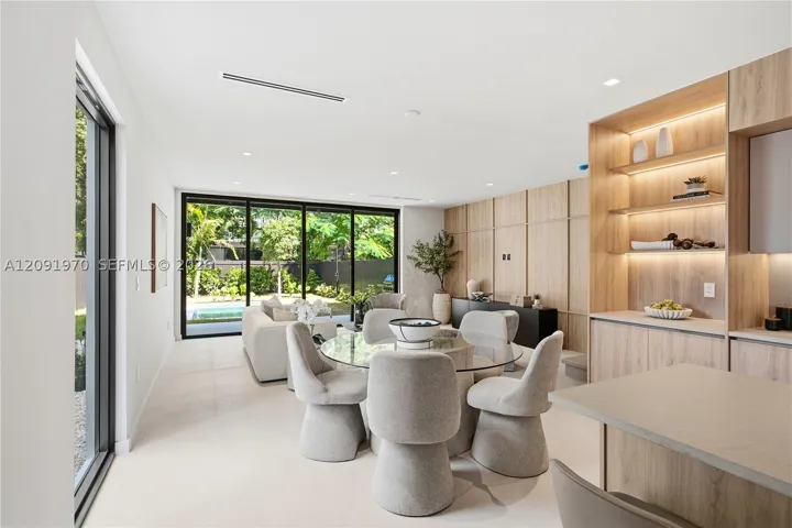 1017 Sw 13th Ct, Miami, Florida 33135