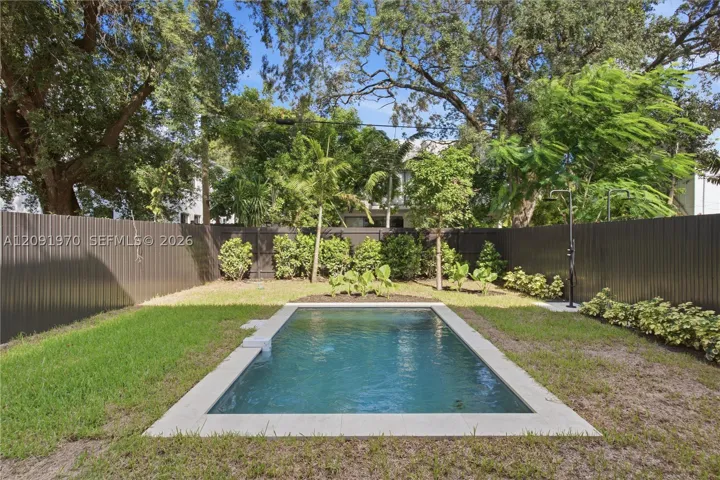 1017 Sw 13th Ct, Miami, Florida 33135