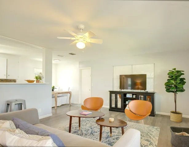 Living room 3