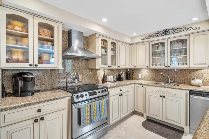 005-6885NorthOceanBoulevard-1040-OceanRi
