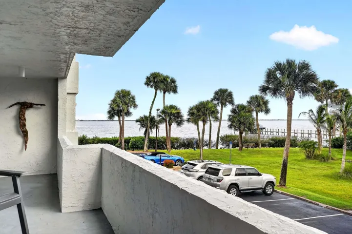 Covered Balcony (3)