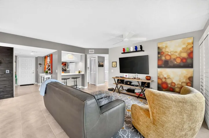 Living Room (5)