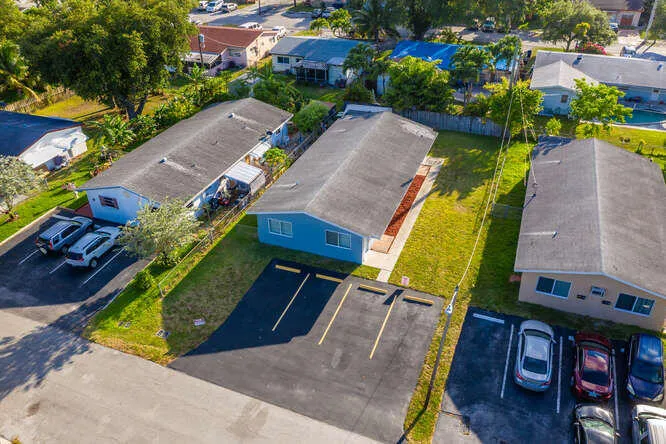 320322 SW 10th Terrace-small-001-065-DJI