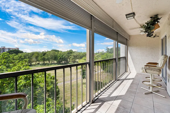5860 NW 44 St. #502 Lauderhill, FL-3