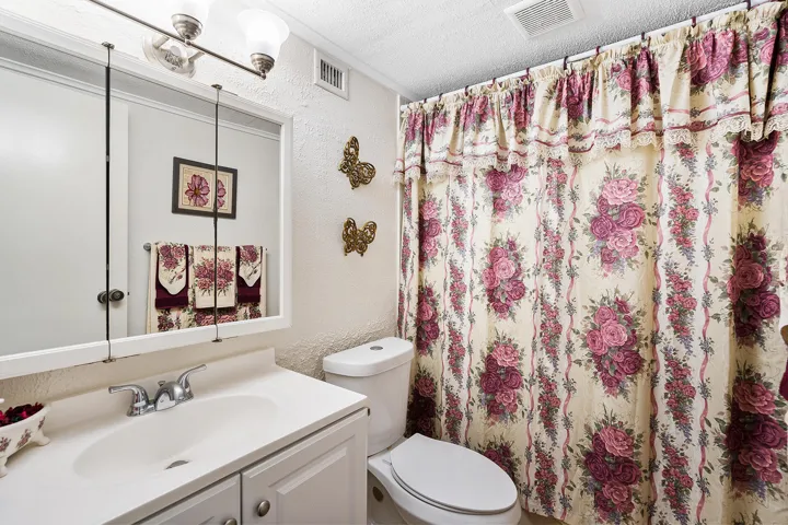5860 NW 44 St. #502 Lauderhill, FL-24