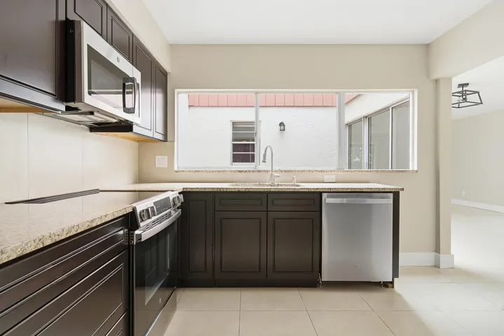 581-NW-47TH-AVE-33445-017