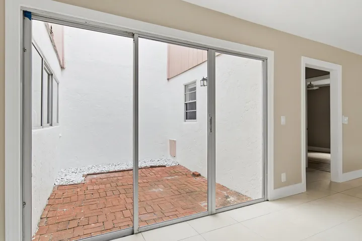 581-NW-47TH-AVE-33445-015