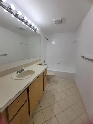 1000401842