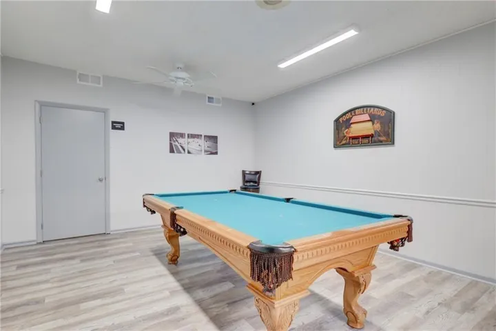 BILLARDS ROOM