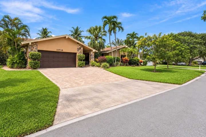 6-web-or-mls-11713-spinnaker-way
