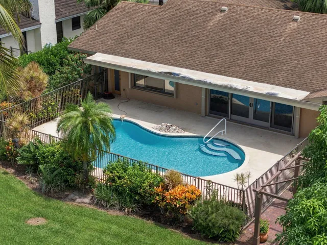 50-web-or-mls-11713-spinnaker-way