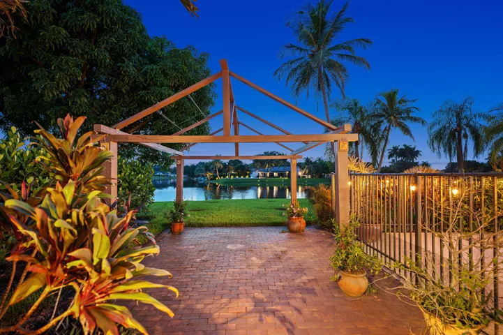 40-web-or-mls-11713-spinnaker-way