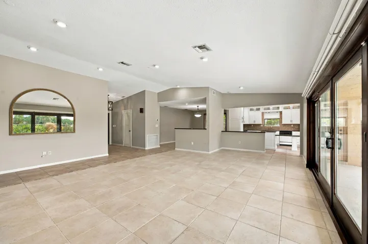 11-web-or-mls-11713-spinnaker-way