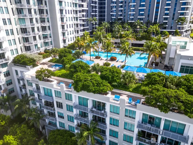 Rooftop Pool and Walking Deck