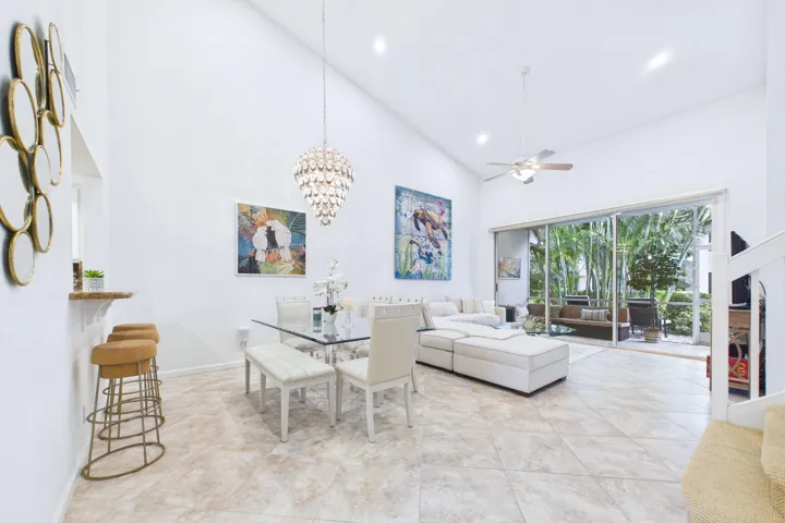 Living/Dining 2