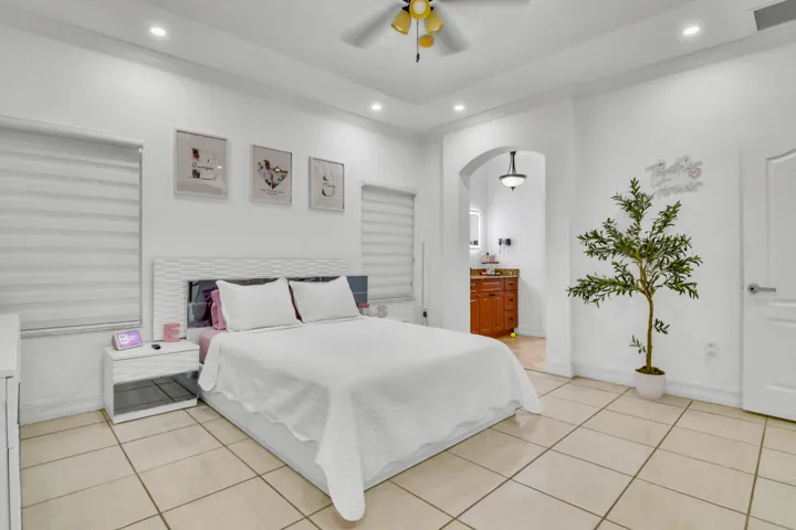 16-22567 SW 102nd Path-16