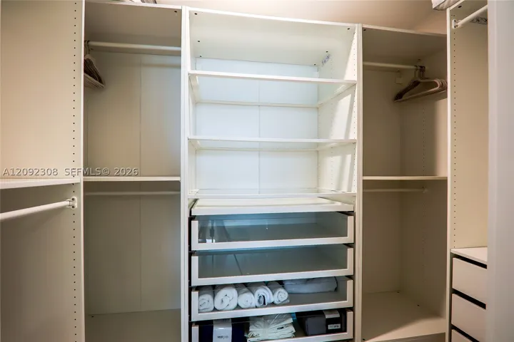 650 Ne 32nd St 4105, Miami, Florida 33137