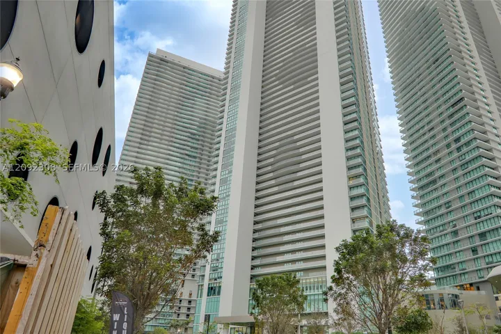 650 Ne 32nd St 4105, Miami, Florida 33137
