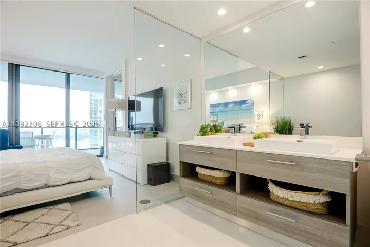 650 Ne 32nd St 4105, Miami, Florida 33137