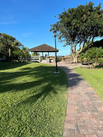 Near intracoastal