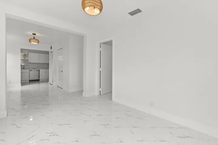 10 Living Room 06